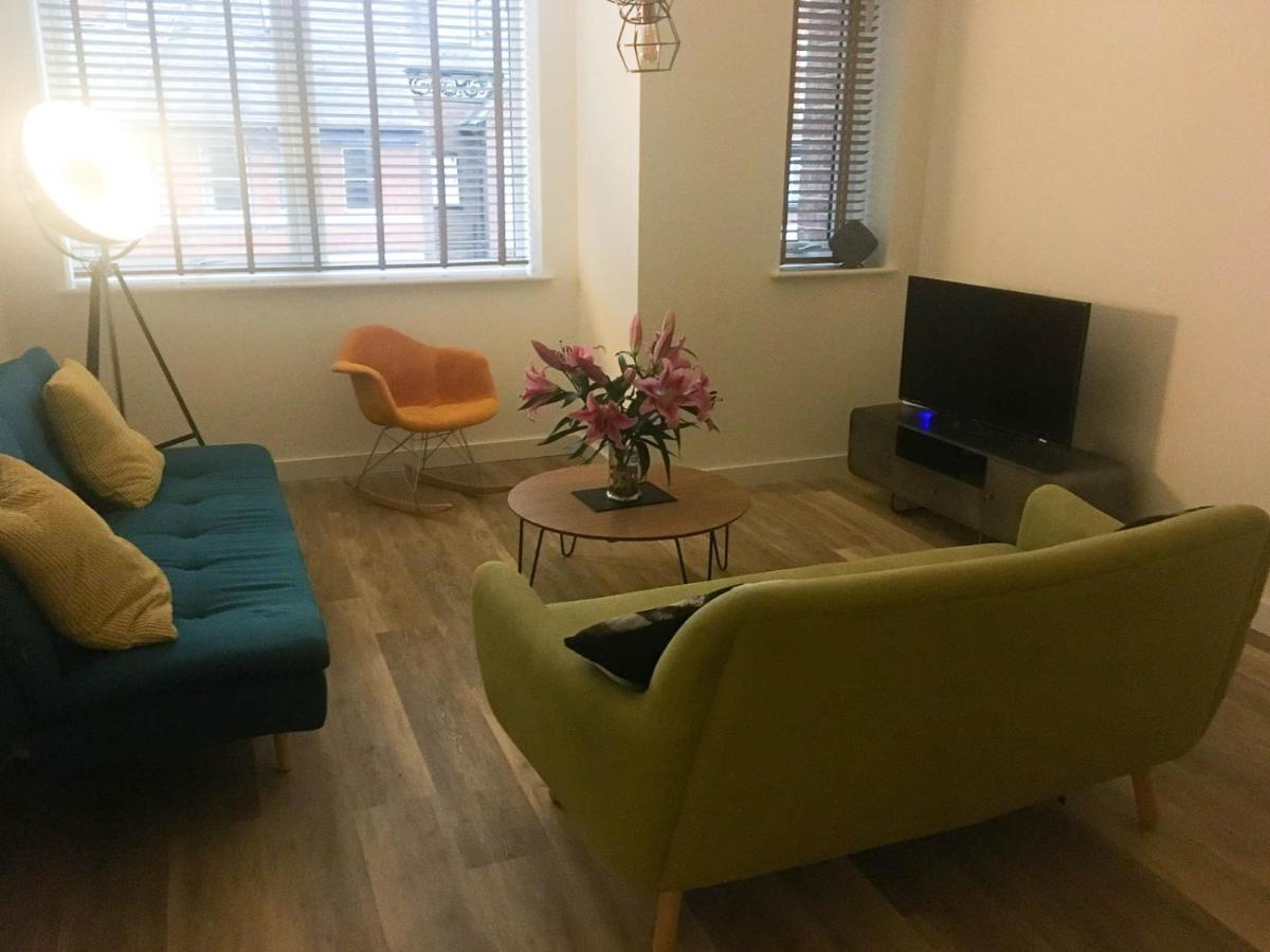 Luxury 1 Bed Apartment In City Centre With Parking Chester Exterior foto